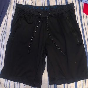 Black American Eagle jogger shorts// Size US Small